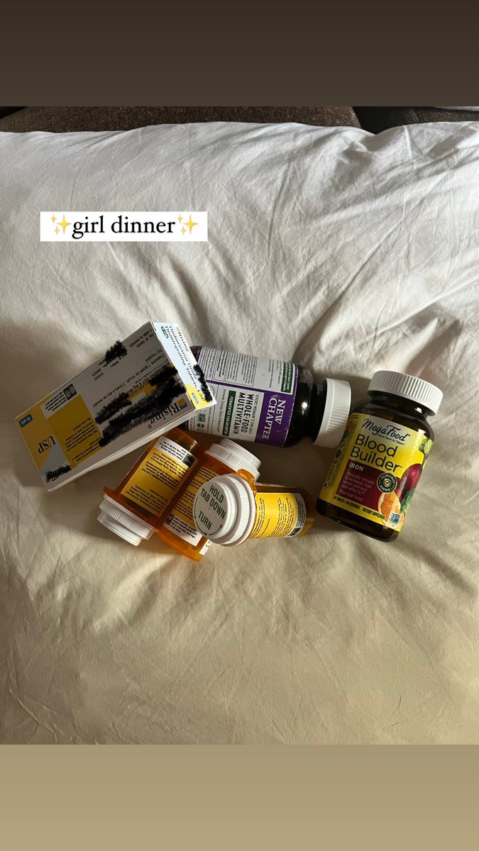 PoutyNosh's tweet photo. Girl dinner https://t.co/ycPbzhKO3i