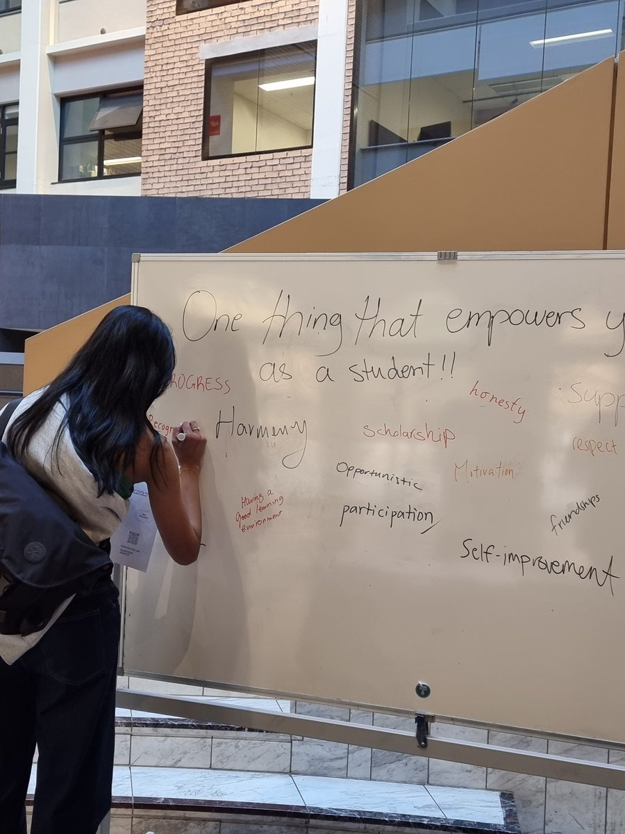 waj_aay's tweet photo. We are talking about
#SaPRT2023 #SaPRT23 & 'Dean for the day competition'at Arts West Atrium. Join us. @UniMelb @ArtsUnimelb #studentaspartners https://t.co/MLhkpq6JyE