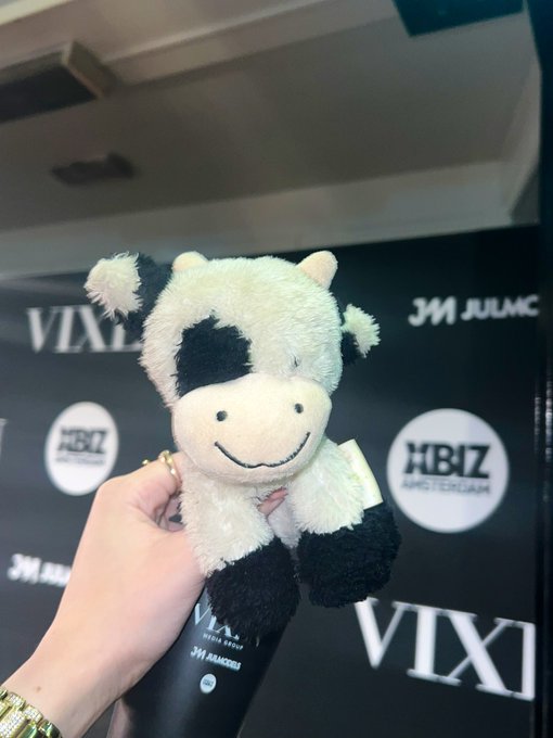 me &amp; my companion #lilmoolinax @VIXEN @XBIZ https://t.co/wX4JP1ok2i<a href="/tag/lilmoolinax"class="tags">#lilmoolinax</a><a class="tags" href="/tag/vixen">@vixen</a><a class="tags" href="/tag/xbiz">@xbiz</a>