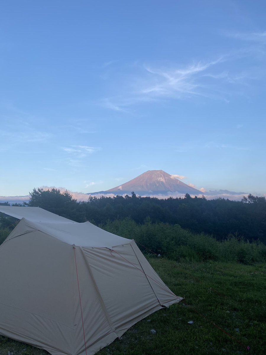 makotto_camp's tweet photo. あかん。。
キャンプ行きたくなる発作が
ԅ(//́Д/̀/ԅ)ﾊｧﾊｧ

早く新しいのも張りたいし
あれと、あれと、あれも
買いたいし。

あーー。忙し🙄

過去写真でも見て
落ち着こう。

ふもとっぱらまた行きたいなぁ〜

＃エバカーゴ2
＃ソロソウルウォウォウ https://t.co/d3iL3oYkbN