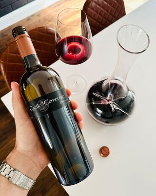 📷📷 Discover Excellence in a Bottle: Gaelic Cemetery Vineyard's 2018 Premium Shiraz 📷📷
📷 Awards and Ratings 📷
📷 89 points - Halliday Wine Companion 2022
📷 93 points - The Real Review
📷 5 stars - The Wine Writer