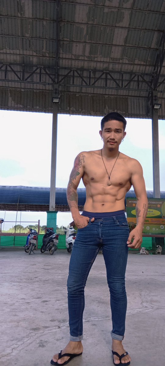 สวัสดีครับสาวใหญ่สาวน้อย