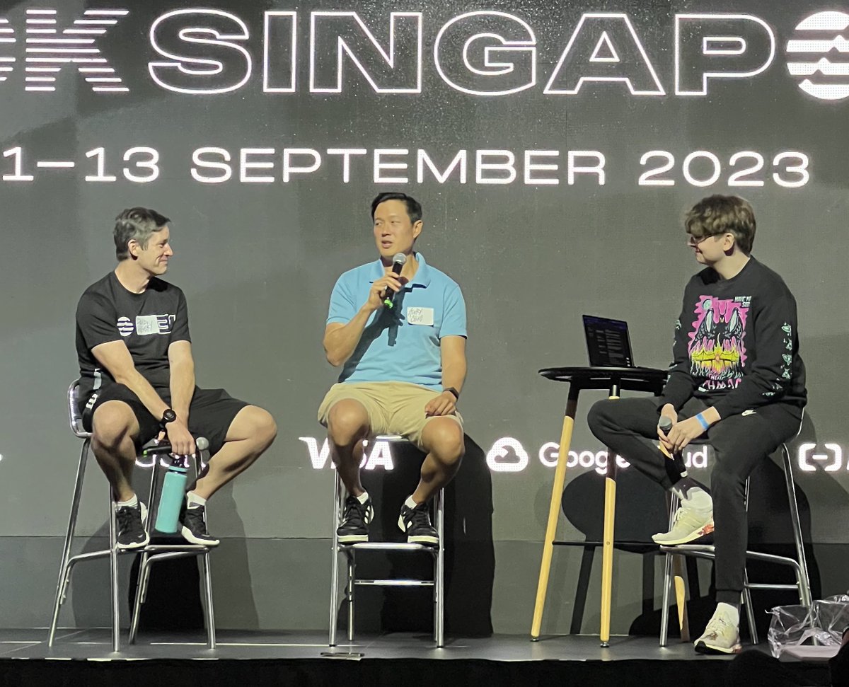 Fun banter between all the #buidling  

#AptosWorldTour #TOKEN2049Week 

<a href="/AveryChing/">avery.apt 🌐</a> <a href="/Aptomingos/">Aptomingos</a> <a href="/david_wolinsky/">david.apt</a>