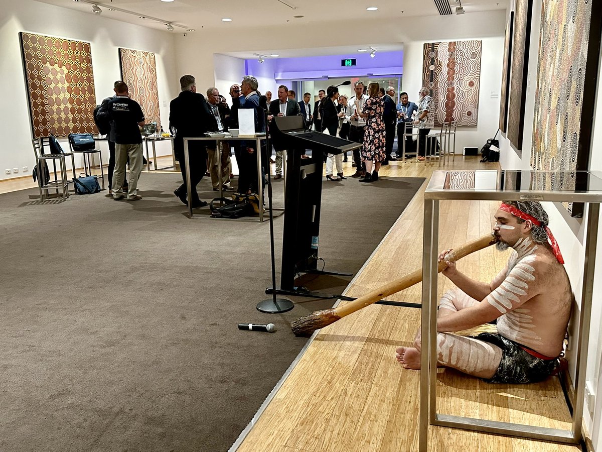 Spillcon2023's tweet photo. Jeremiah performing the didgeridoo.
#Spillcon #Spillcon2023 https://t.co/PsYslL0pUc