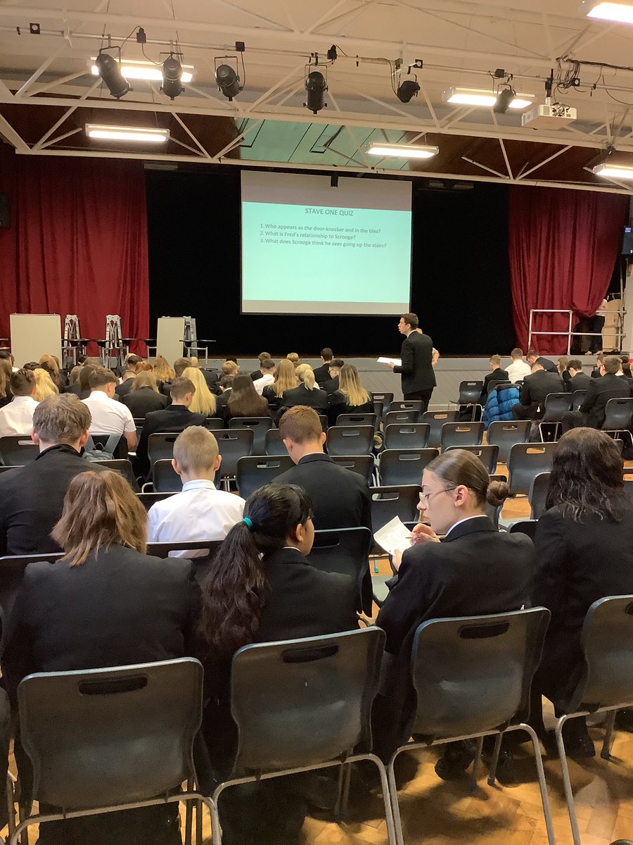 PoolHayesAcad's tweet image. Tuesday morning and all Year 11 are in their English Knowledge Blast. #unlockingyourpotential#PHAntastic!