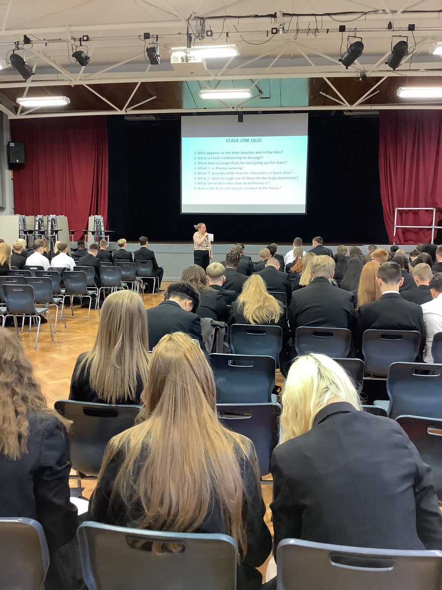 PoolHayesAcad's tweet image. Tuesday morning and all Year 11 are in their English Knowledge Blast. #unlockingyourpotential#PHAntastic!
