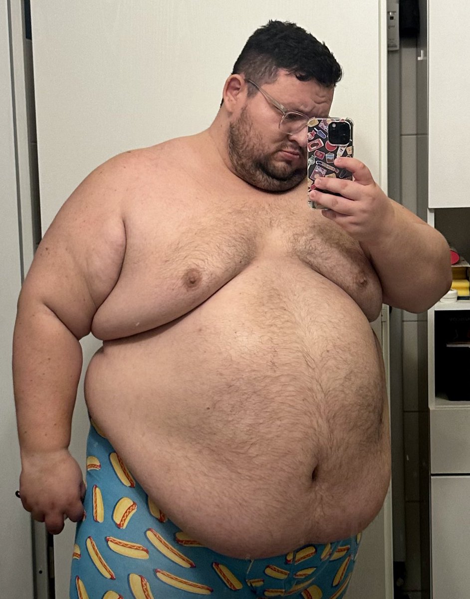 babelnimrod's tweet photo. 2020 vs 2023

160 lb of Covid gains 😏 https://t.co/MuiHaaxawM