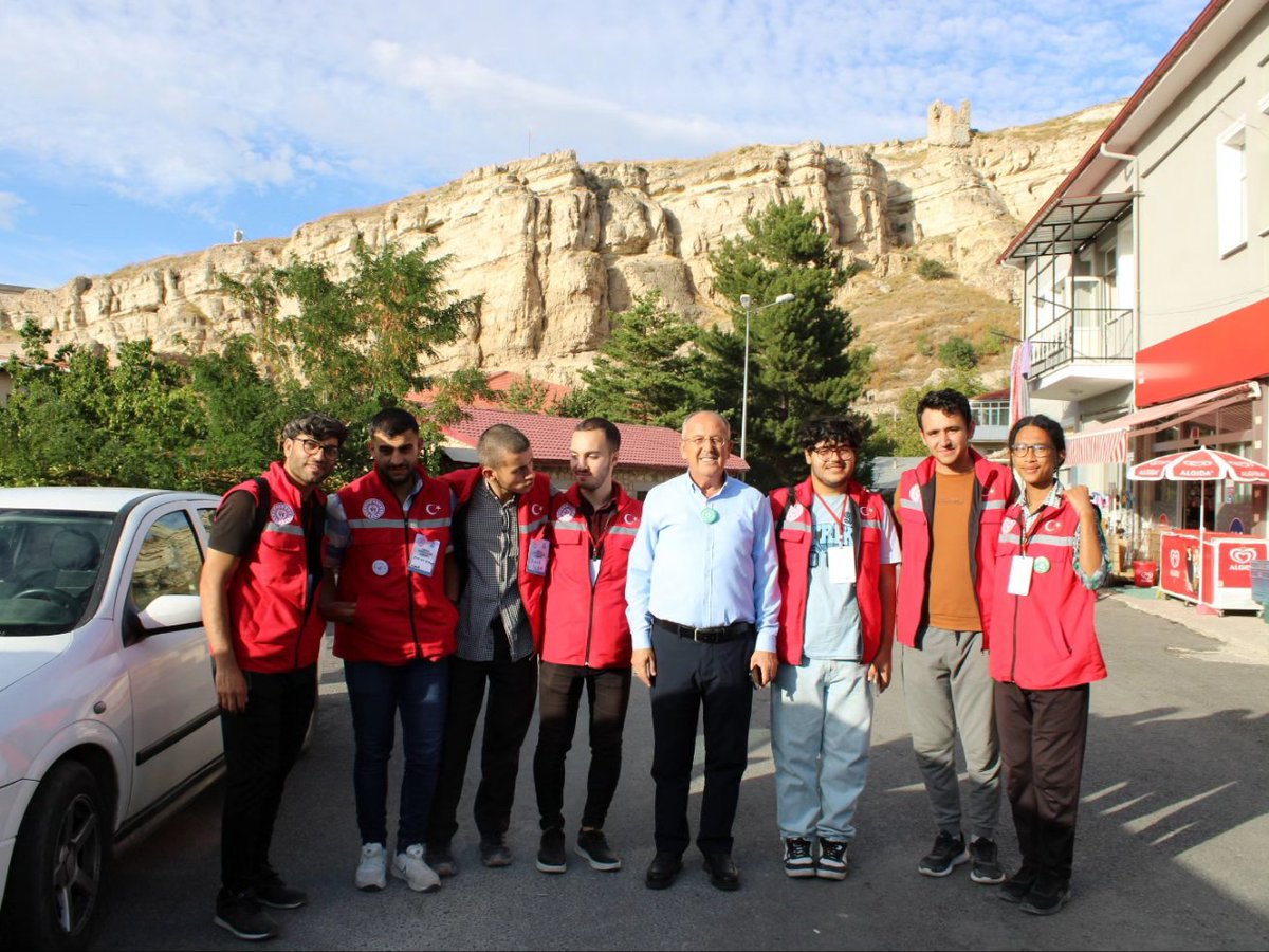 Gençlik ve Spor Bakanlığı - Eğitim, Araştırma ve Koordinasyon Genel Müdürlüğü - Damla Gönüllülük Hareketi Programı
kapsamında Endonezya, Mısır, Yemen, Sudan, Suriye ve Türkiye'nin farklı illerinden gelen 31
Gönüllü Gencimiz ile ilçemizde bir dizi ziyaret gerçekleştirdik.
#GSBGM