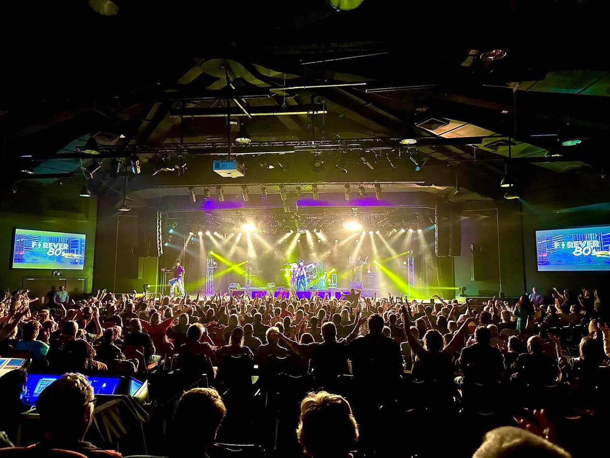 forever80sband's tweet photo. Twin Towns Clubs &amp; Resorts💥TWEED HEADS. WHAT A NIGHT! Actually the best time. Can you see yourself? We brought the music, you brought the volume! What a team 💥👊 Thanks for a great night. You rocked!! !!🎸  
.
.
#80smusic #80s #Forever80s #forever80sband https://t.co/px4WooBGGD
