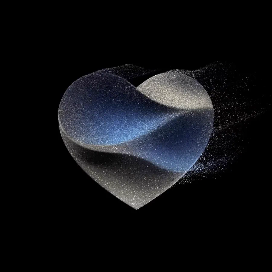 Lhzzr's tweet image. The Like Button is blown away when you click it

#AppleEvent