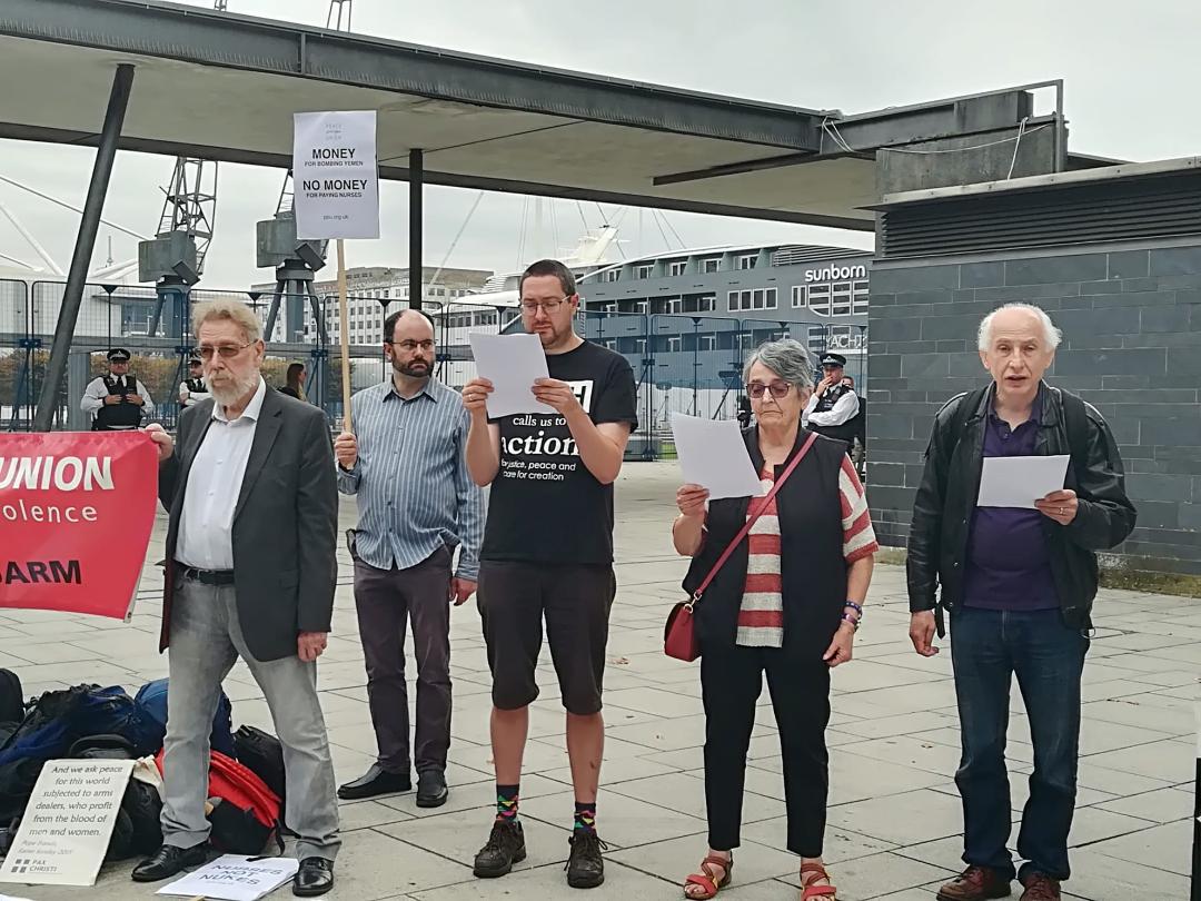 James Trewby and Jane Lavery highlighting the plight of migrants at the DSEI arms fair this morning. #stopDSEI