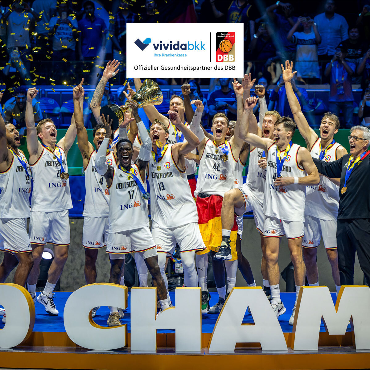 Die #Weltmeister-Helden sind wieder zuhause gelandet! Als offizieller #Gesundheitspartner des <a href="/DBB_Basketball/">Dt. Basketball Bund</a> gratulieren wir den Jungs ganz herzlich zum Titel und zur Wahnsinnsleistung bei der #BasketballWM! 🏀🇩🇪🔥💪🥳🎉 #KoerbeFuerD #FIBAWC #Basketball