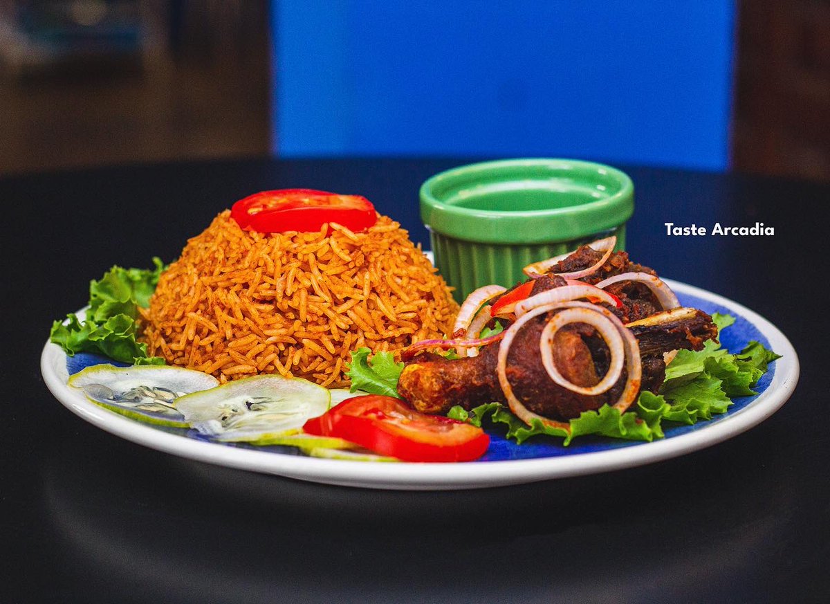 Taste_Arcadia's tweet photo. Bless your tummy today with a delectable Jollof rice with chicken from our kitchen. 

Bon Appetite 🎉

Locate us at East Legon Nii Obodaifio Street

Call us on 0596045142

#tuesday #tastearcadia #viral2023 https://t.co/2UGPsa9fGu