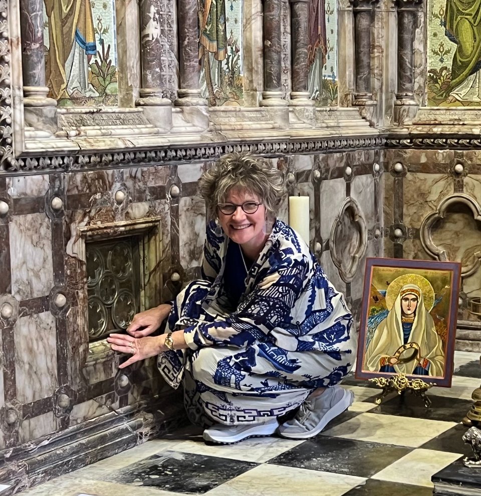 Today is St Eanswythe Day and it's an extra special day for us as we prepare to unveil the design for St Eanswythe's Reliquary! Join us at the church at 6pm to find out more about the chosen design and the artist behind it @sophiehackerart
#churchart #steanswythe #folkestone