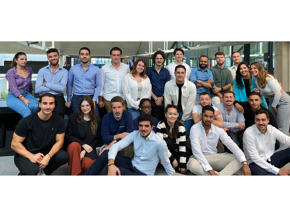 Ce matin, c'était la photo de classe pour la team Cherry Pick !   

Update : l'équipe a doublé depuis 1 an, nous avons accueilli de nouveaux talents pour répondre au mieux à VOS besoins !  

#Freelances #Clients #Partenaires