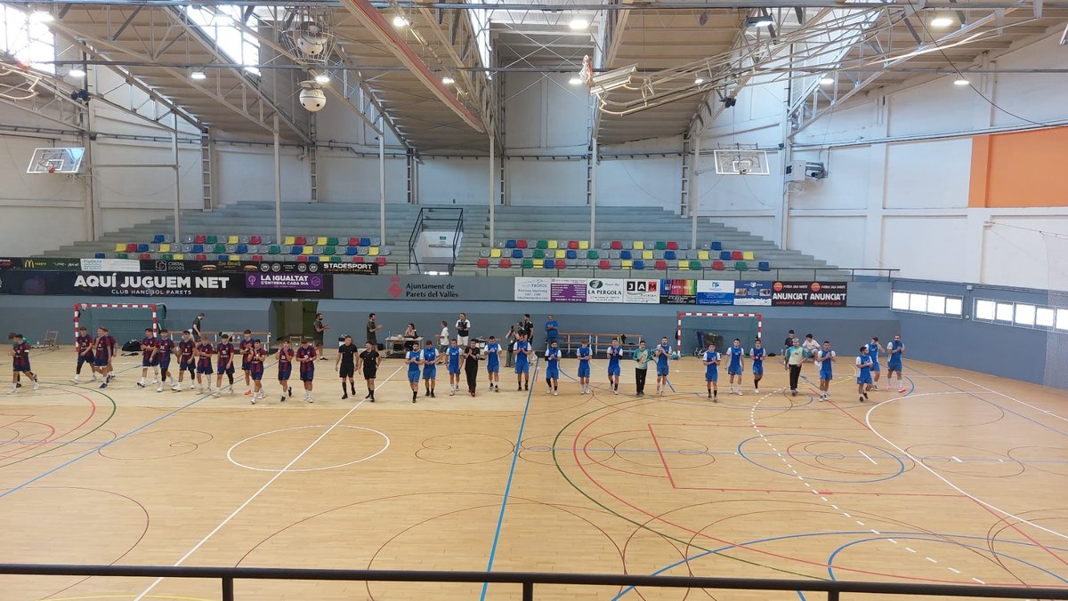 Jordi Seguer Romero #AraMomentdeCanvi (@jordiseguer) on Twitter photo El Barça juvenil va guanyar la final sènior del Memorial Eduard Serra davant del SJ Despí, mentre que <a href="/HandbolParets/">CLUB HANDBOL PARETS</a>, club organitzador, va ser 4t en perdre contra Salle Bonanova.
Es van jugar partits de les categories sènior A i B, juvenil, cadet, infantil femení i masculí. El Barça juvenil va guanyar la final sènior del Memorial Eduard Serra davant del SJ Despí, mentre que <a href="/HandbolParets/">CLUB HANDBOL PARETS</a>, club organitzador, va ser 4t en perdre contra Salle Bonanova.
Es van jugar partits de les categories sènior A i B, juvenil, cadet, infantil femení i masculí.