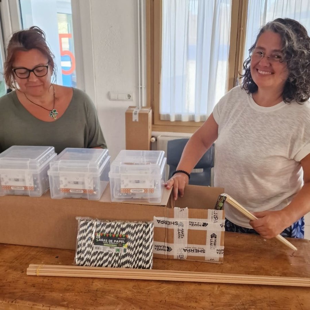 Make_and_Learn's tweet image. A l&apos;Escola Sant Jordi de Palafrugell ja tenen tot el material al centre i preparat per començar les classes i els projectes #STEAM que han planificat per aquest trimestre.

#Ensenyament #Educacio #Programacio #robotica #Escola