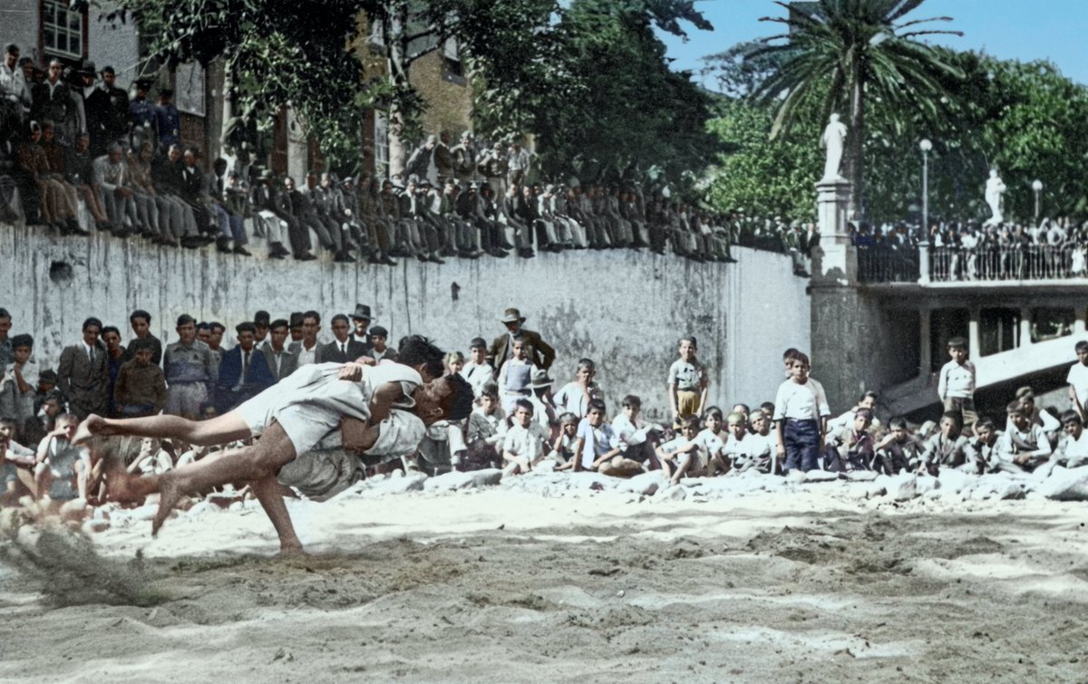 n_canarias's tweet photo. Gran Canaria - Luchada en el barranco Guiniguada junto al puente de piedra - año 1934
Si te gusta (y quieres) déjanos un corazoncito y repost para apoyar al canal. https://t.co/VZT2VNq4Lv