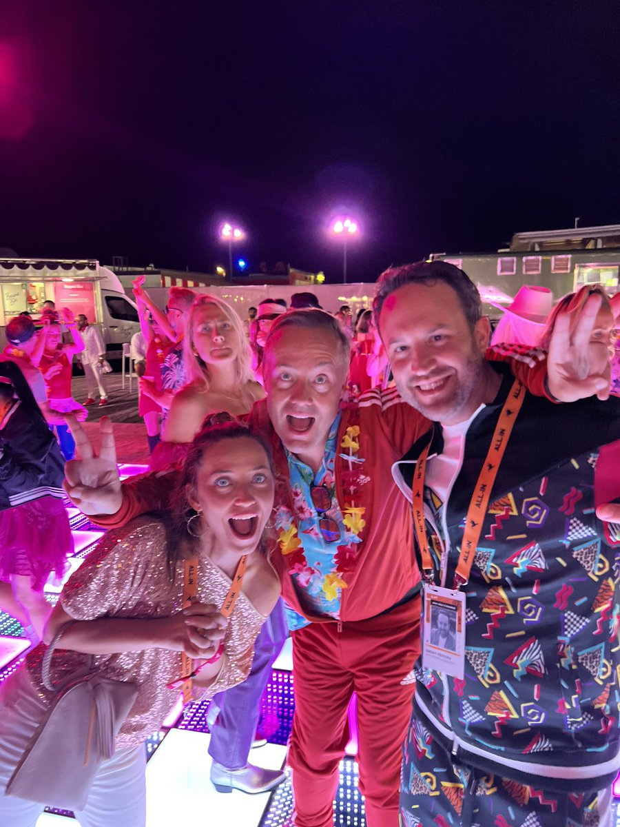 dwightpeccora's tweet photo. @allinsummit  with @Jason Barbie 80s beach party https://t.co/UMZqx6sQ3a