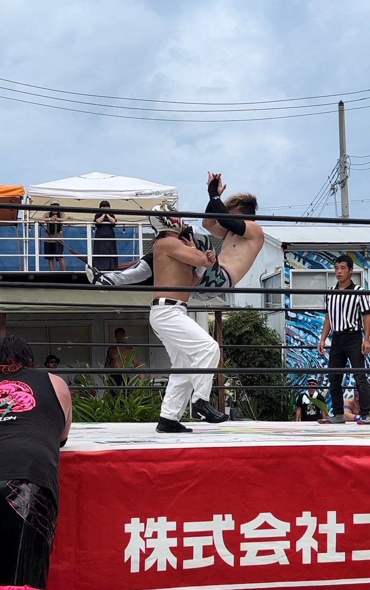 saji_hi1103's tweet photo. #UNITYKIX
#大阪プロレス
松房選手の猛攻集🐉⚡️
ほんと、試合中に楽し���うな表情されてるとこちらもワクワクします☺️
我龍天睛は空が良く似合う💓 https://t.co/37CP1dzk0A