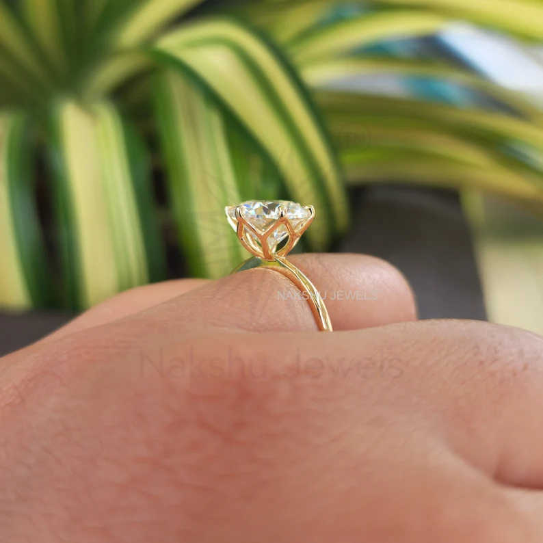 NakshuJewels's tweet photo. Round Cut Yellow Gold Solitaire Moissanite Engagement Ring Diamond Wedding Bridal Anniversary Ring Gift 💍

👉 DM us to Get a Customised Design: https://t.co/8POACaYD2H

#moissanite #roundcutring #solitairering #moissaniteengagementring #nakshujewels #yellowgoldring  #vintagering https://t.co/62y7XD4ZgB