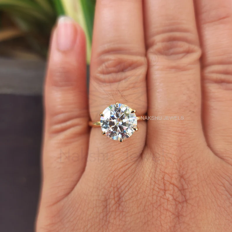NakshuJewels's tweet photo. Round Cut Yellow Gold Solitaire Moissanite Engagement Ring Diamond Wedding Bridal Anniversary Ring Gift 💍

👉 DM us to Get a Customised Design: https://t.co/8POACaYD2H

#moissanite #roundcutring #solitairering #moissaniteengagementring #nakshujewels #yellowgoldring  #vintagering https://t.co/62y7XD4ZgB