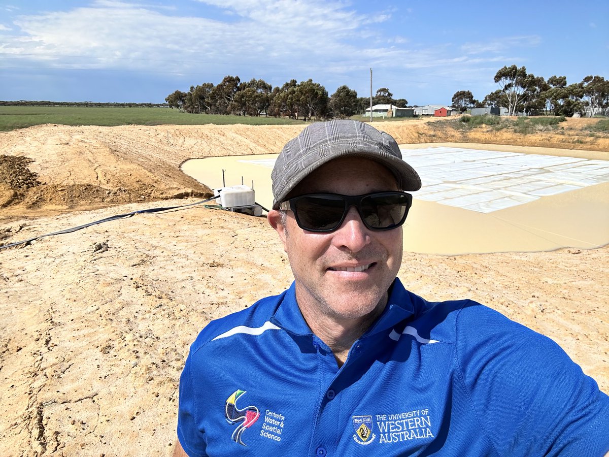 Nice full #smartdam ⁦<a href="/FBG_Jerramungup/">FBG</a>⁩ ⁦@CWSS_UWA⁩ and trial floating cover. Fully instrumented, now to measure the actual evaporation!!
