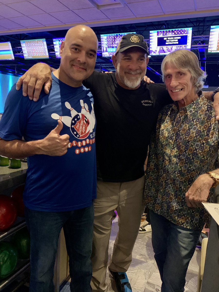 Never dreamed that I’d introduce #Goldberg to #KevinVonErich, but here we are.  @salarmysatx #CelebrityBowl