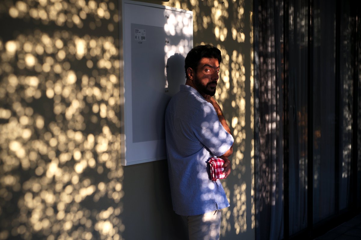 ranveerbrar's tweet photo. Don't worry about the cracks..they are meant to let light through!! #justposing #TuesdayThoughts
.
.
.
#ranveerbrar #quoteoftheday #posing #quotes #motivationalquotes #tuesdaymood #tuesdayvibes https://t.co/NFZcX5pZeF
