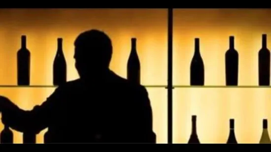 HTPunjab's tweet image. Whisky smuggling | 2 excise inspectors shifted from #Khasa distillery

hindustantimes.com/cities/chandig…