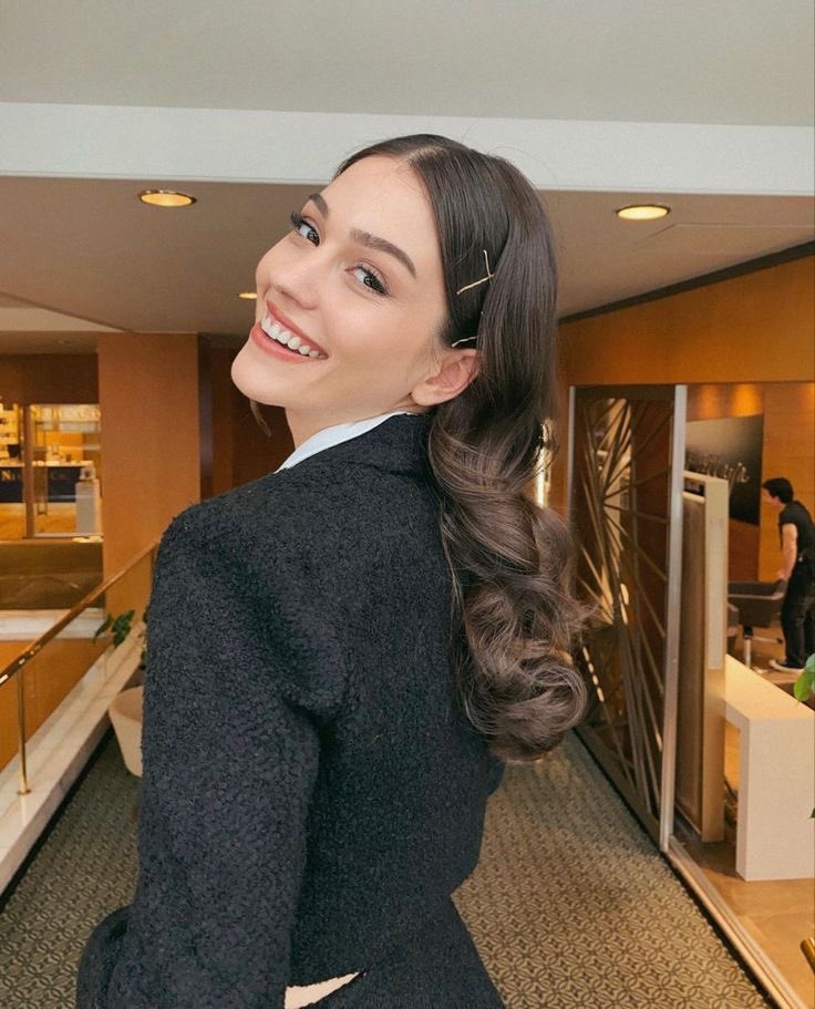 adiorxeve's tweet image. what a pleasant day to greet each of you who pass through this little ship i am abroad— i, Guinevere Ecrin, am offering you a great affair to bind an endless friendship as we sail along the shores with exciting chatters to the west of the world, so, should we? #openfollow