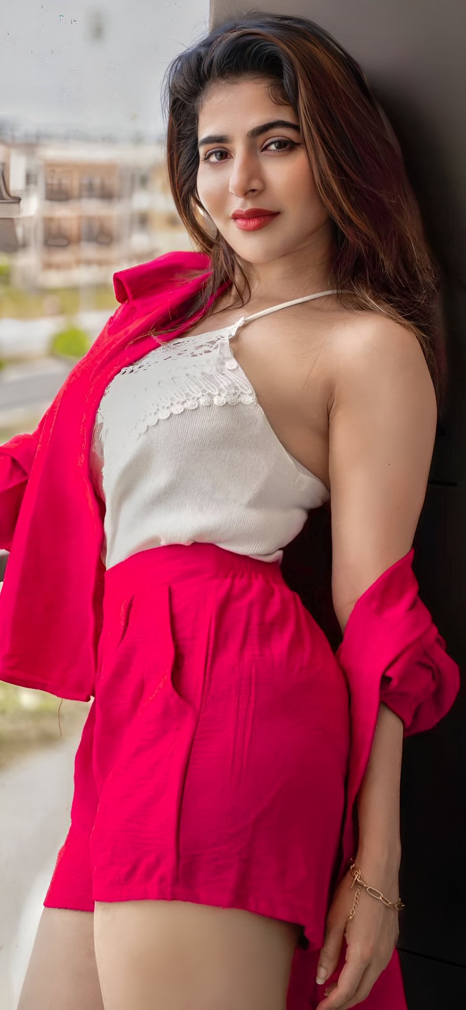 F5zKpN0bYAA9-tt?format=jpg&name=large