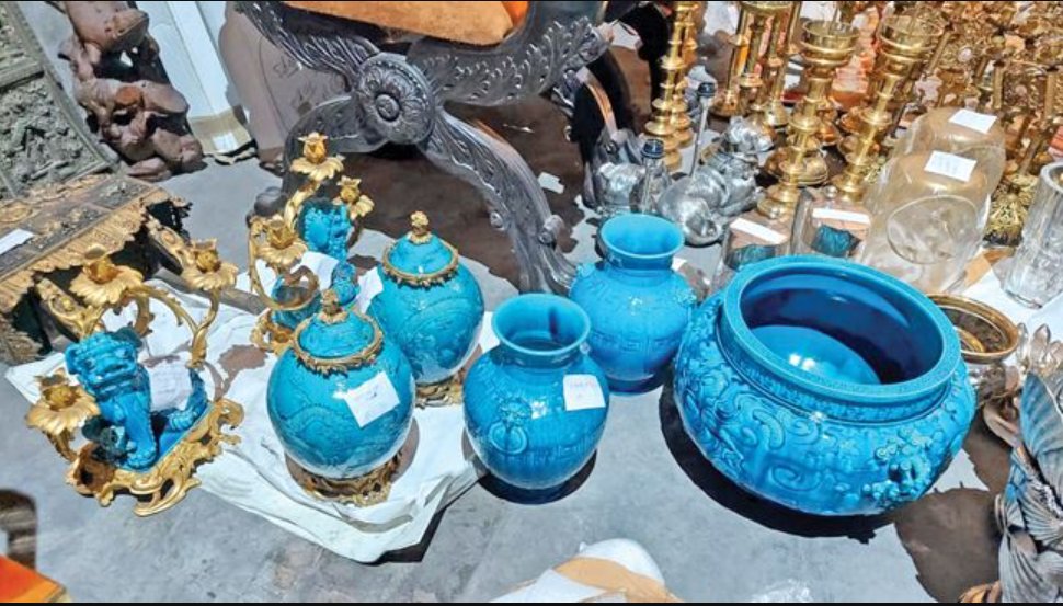 DRI seizes foreign antique items worth over Rs. 26 crores at Mundra CFS