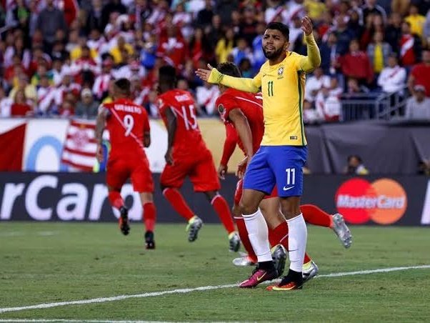¡HOY JUEGA PERÚ!🇵🇪

¿Qué prefieres?

RT: Una noche con Flavia Laos

FAV: Que la blanquirroja le gane a Brasil