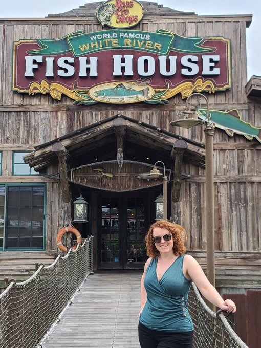 Then I went to a restaurant right on the water.  It had a great view and the restaurant was beautiful<a href="/tag/vacation"class="tags"><span>#vacation</span></a><a href="/tag/redhead"class="tags"><span>#redhead</span></a><a href="/tag/restaurant"class="tags"><span>#restaurant</span></a><a href="/tag/milf"class="tags"><span>#milf</span></a>