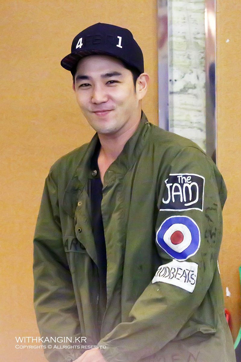 MxCamomiles_'s tweet photo. Buenas noches peques! Hoy les saludamos felices porque tuvimos nuevo video del canal de YT de #Kangin y una sorpresota en #Demebeta!!! 😍💙 La pregunta de esta ocasión es: Si pudieras agregar un nuevo producto a Demebeta ¿que recomendarías? 🤗 Comparte tu respuesta en comentarios https://t.co/f7lX5j1rbK