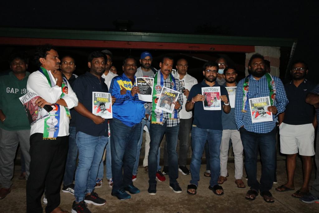YSRCParty's tweet photo. చంద్రబాబు అరెస్టును సమర్థిస్తూ తమ సంఘీభావం తెలిపిన యుఎస్ఎలోని సెంట్ లూయిస్ లో నివసిస్తున్న తెలుగు ఎన్ఆర్ఐలు, వైఎస్సార్సీపీ శ్రేణులు. 

#SkilledCriminalCBNInJail #KhaidiNo7691 https://t.co/1TUFGV7644