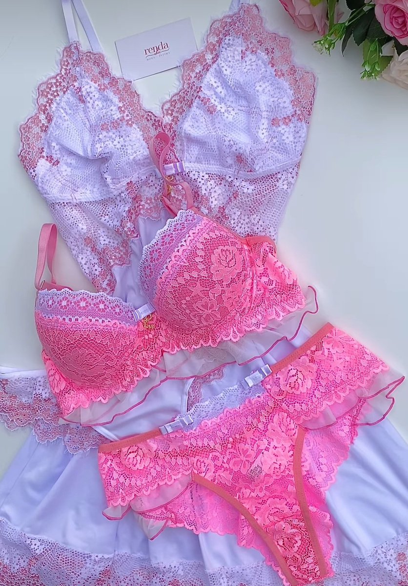 Günaydın. Pembeyi her zaman sevmişimdir. Seksiliği ve azgınlığı artırıyor. Bunu görenin yarrağı kalkmıştir şimdi kazık gibidir.