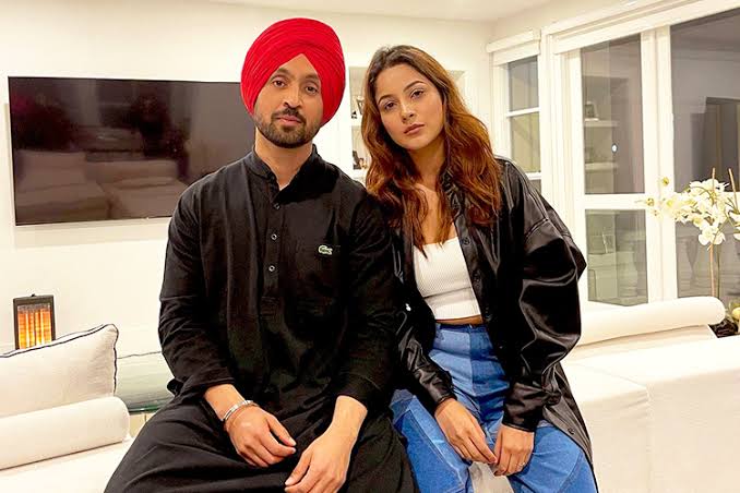 After Giving Blockbuster #HonslaRaKh, #DiljitDosanjh and #ShehnaazGill are back together for #RannaChDhanna 👍

SHEHNAAZ DILJIT BACK AGAIN

RT🔁 If You Are Excited For This One 😀