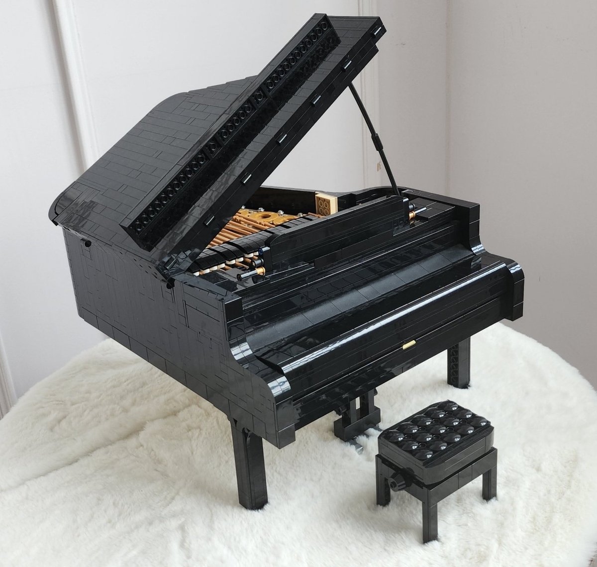 조립된 레고피아노 판매합니다.
25만원입니다
031-711-7428