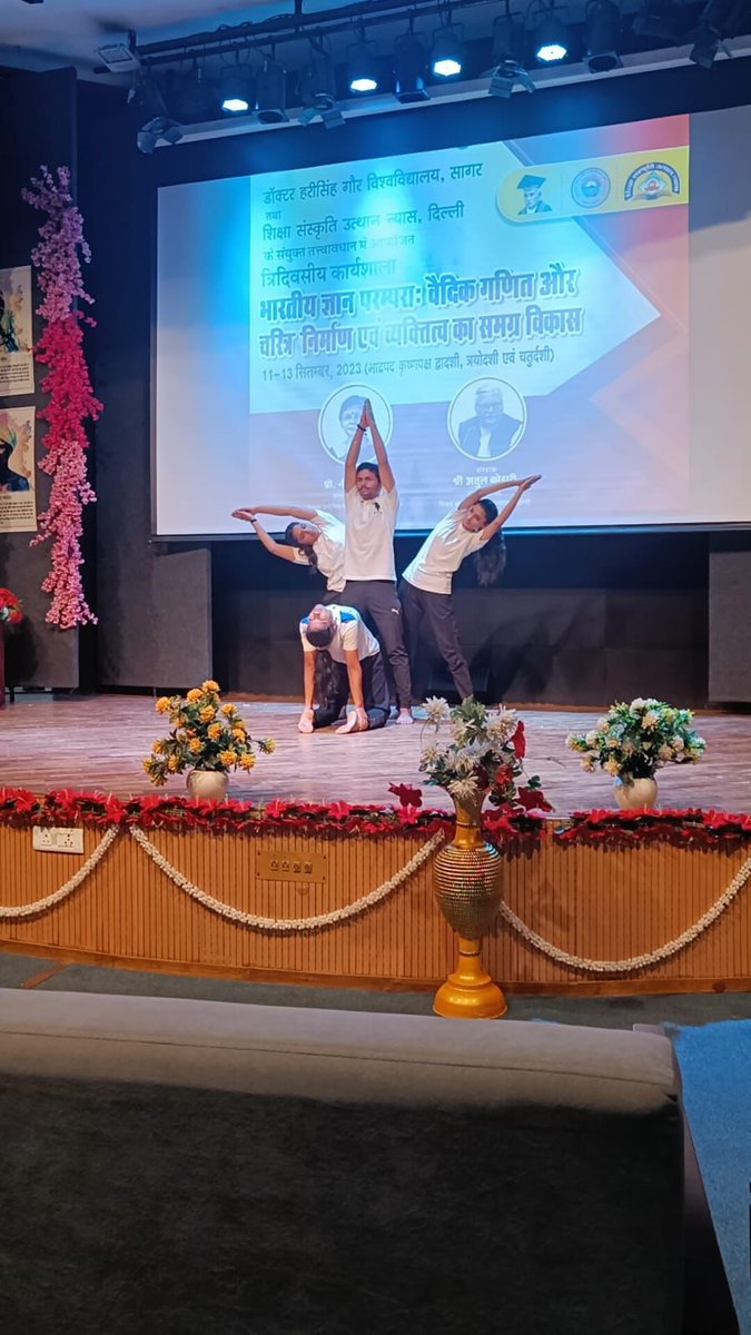 At the cultural event organised by Dr. Harisingh Gour University, cadet Ragini vishwakarma and cadet Poonam Raj suryawanshi showcased their yoga skills. @HQ_DG_NCC @NccDteMPCG @schooledump @highereduminmp @JansamparkMP @GovernorMP @OfficeofSSC @thirdpope_paul @NeelimaProf