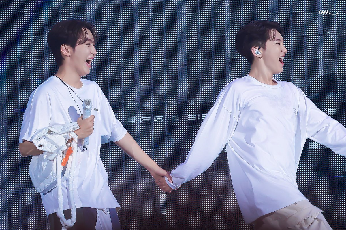 BO0S2_'s tweet photo. 과니영이가 활짝 웃고있잔냐.. 🥺 https://t.co/EnPWkypsnM