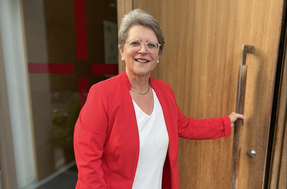 Rita Famos (@ritafamos) on Twitter photo 175 Jahre BV: Da steckt viel reformierter Spirit in der demokratisch verfassten, föderalen, partizipativen Schweiz, in der Minderheiten mitreden und deren Stärke sich am Wohl des Schwächsten misst. Ich freue mich auf den Festtag! @EKS_EERS <a href="/Bundesrat_CH/">Landesregierung</a> 175 Jahre BV: Da steckt viel reformierter Spirit in der demokratisch verfassten, föderalen, partizipativen Schweiz, in der Minderheiten mitreden und deren Stärke sich am Wohl des Schwächsten misst. Ich freue mich auf den Festtag! @EKS_EERS <a href="/Bundesrat_CH/">Landesregierung</a>