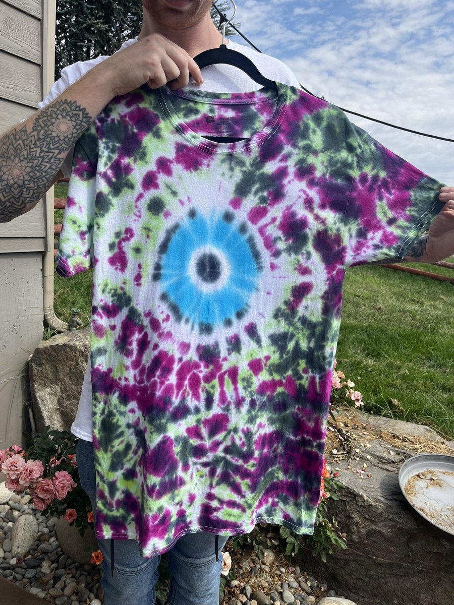 $28 shipped!

Website dropping soon!!

Please share🙏