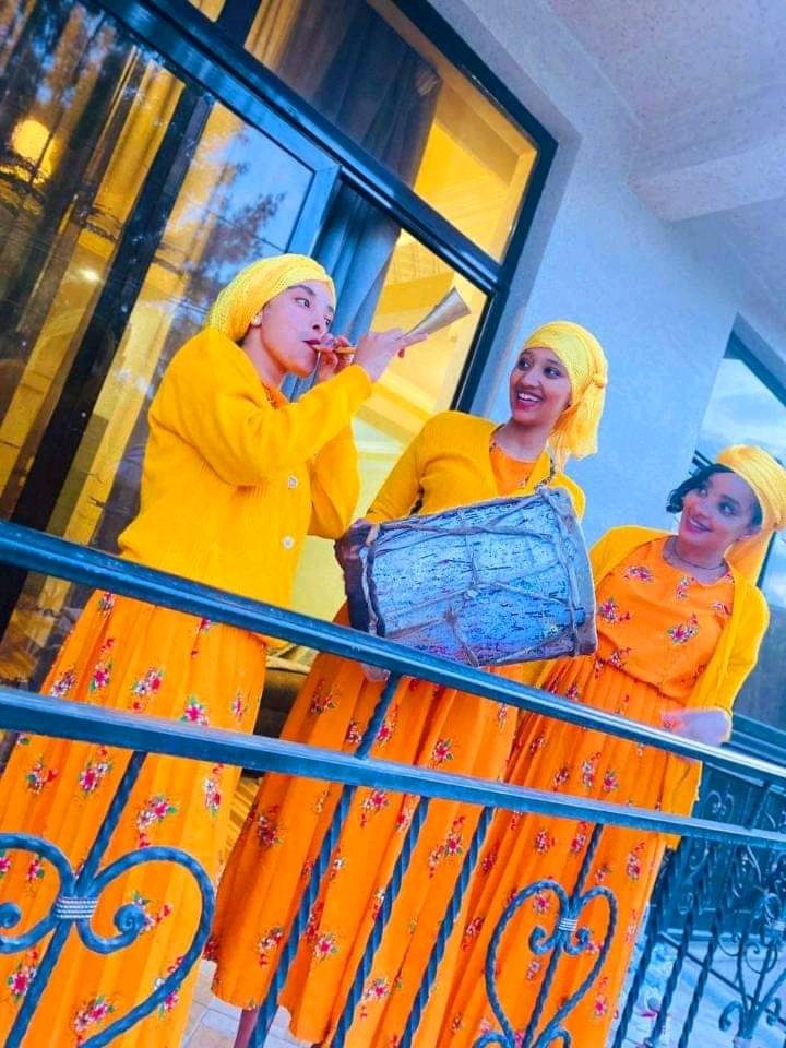 መልካም አዲስ አመት ይሁንልን ይሄ አመት የንፁሀን እንባ ደም ፈጣሪ የሚፈርድበት ያድርግልን 🤲