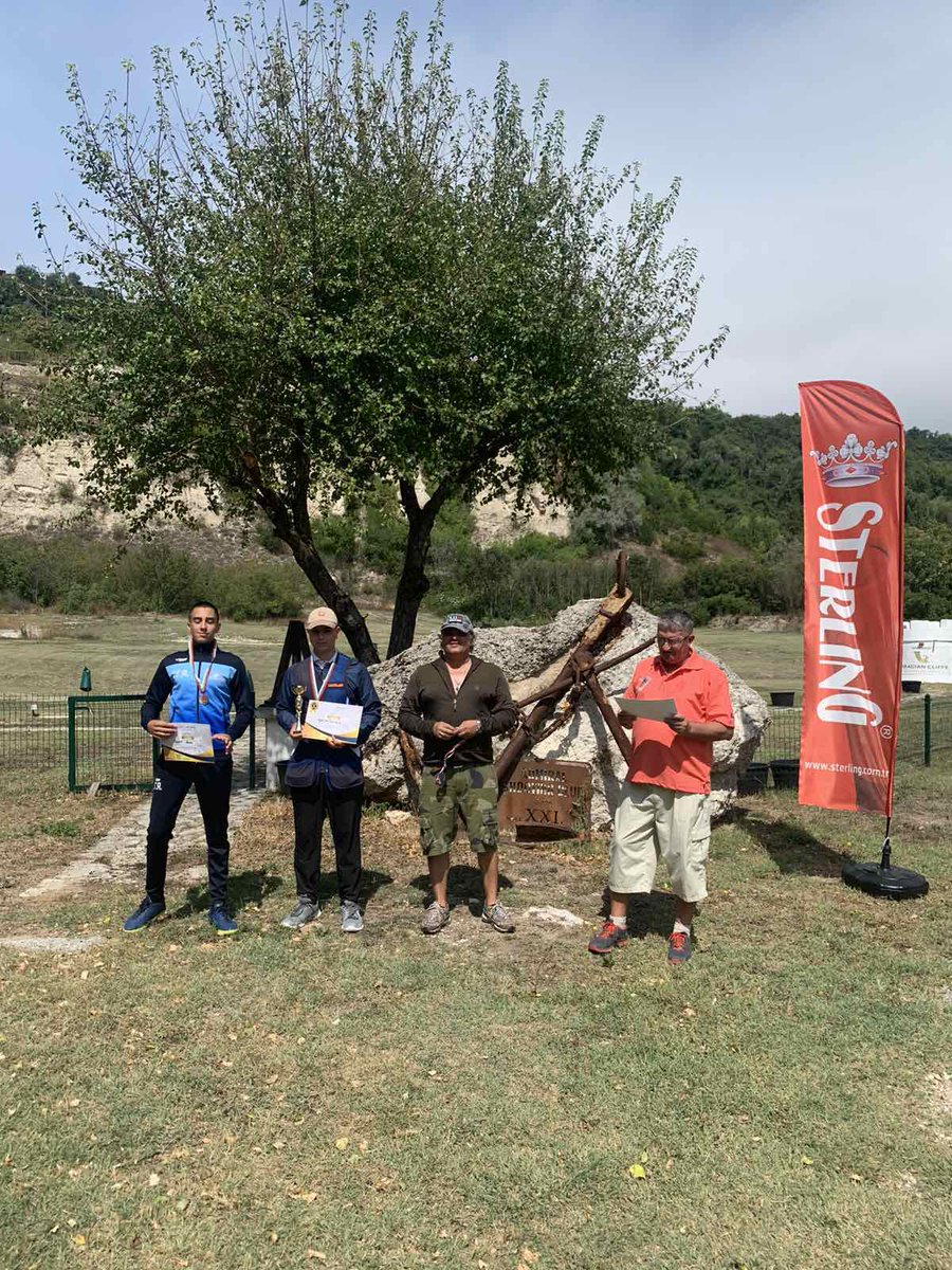 Sterling_Ammo's tweet photo. Bulgaristan Knezha Eyalet Turnuvası'nda sergilediği 71/75'lik mükemmel performansı ile Victor Tultukov'u tebrik eder, Sterling Skeet fişekleri tercih ettiği için teşekkür ederiz.

#sterling #ataarms #skeet @isd_bg https://t.co/nHVE9XcG8b