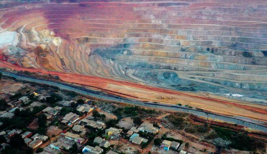 Amnestyn raportti kobolttikaivoksilta dokumentoi pakkohäätöjä, tuhopolttoja ja väkivaltaa. Nopea energiasiirtymä on välttämätön, mutta emme saa sulkea silmiämme akkumineraalien tuotantoon liittyviltä ihmisoikeusloukkauksilta. amnesty.fi/kaivoshankkeit…