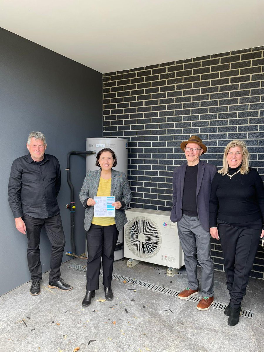 LilyDAmbrosioMP's tweet photo. All-electric homes are healthier, cleaner and cheaper to run.

By getting off gas, this 7 Star, all-electric home I visited in Maidstone today has not only never had to pay an electricity bill, but even got a $330 credit on the last bill! https://t.co/SB1ZzC5FGu