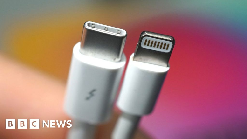 Looks like every #mobile #phone will use the USB-C connector from now on.
No more worrying about chargers and who has an Apple or Samsung! 😊

New iPhone, new charger: Apple bends to EU rules 
zurl.co/FwWS