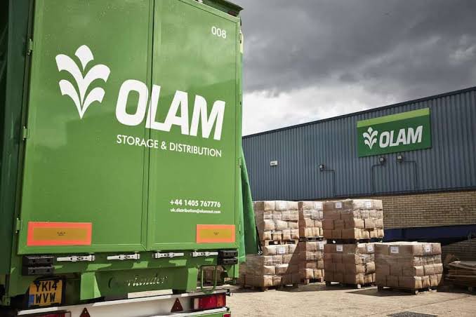 Imranmuhdz's tweet photo. $50billion FX fraud:Olam Nigeria Limited has paid a huge bail bond of N1billion to secure the release of one of its directors, Prakash Kanth.
The payment was made into a special recovery account operated by the State Security Service, SSS.

Other top executives of the company have reportedly fled the country in the wake of the arrest of the governor of the Central Bank of Nigeria, Godwin Emefiele and his accomplices.

the money was paid into a Treasury Single Account, TSA, domiciled at Access Bank on Monday.
Another document also showed that one of Olam’s many subsidiaries, Micro Feed Nigeria Limited, Lagos, paid the money “in connection with the ongoing investigation of money laundering involving Prakash Kanth.”
Mr Kanth, who spent days in the SSS detention facility in Abuja, is Olam’s director of Corporate Affairs and Legal in Nigeria.
 
DSS is also requesting evidence of payment of tax, corporate tax income, VAT, export proceeds and capital importation by the company and its subsidiaries during the period under review.
The DSS also requested from the company an analysis of all forex outflows from 2015 to date, showing commercial banks involved and the beneficiaries of the forex and the Bureau de Change, BDC license issued to Olam Nigeria Limited or any of its subsidiaries.

The service also requested records of the company’s expatriate quota; list of the approved expatriates and; particulars of serving and former MDs, CFOs and financial controllers of the company, including their names, addresses and countries of residence.